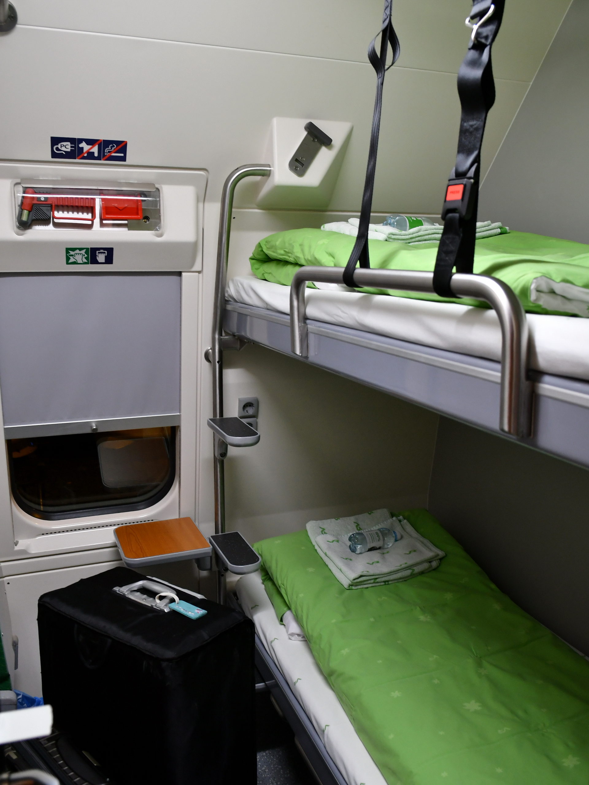 Upperdeck_interiors_in_Finland_sleeper_train_20170201